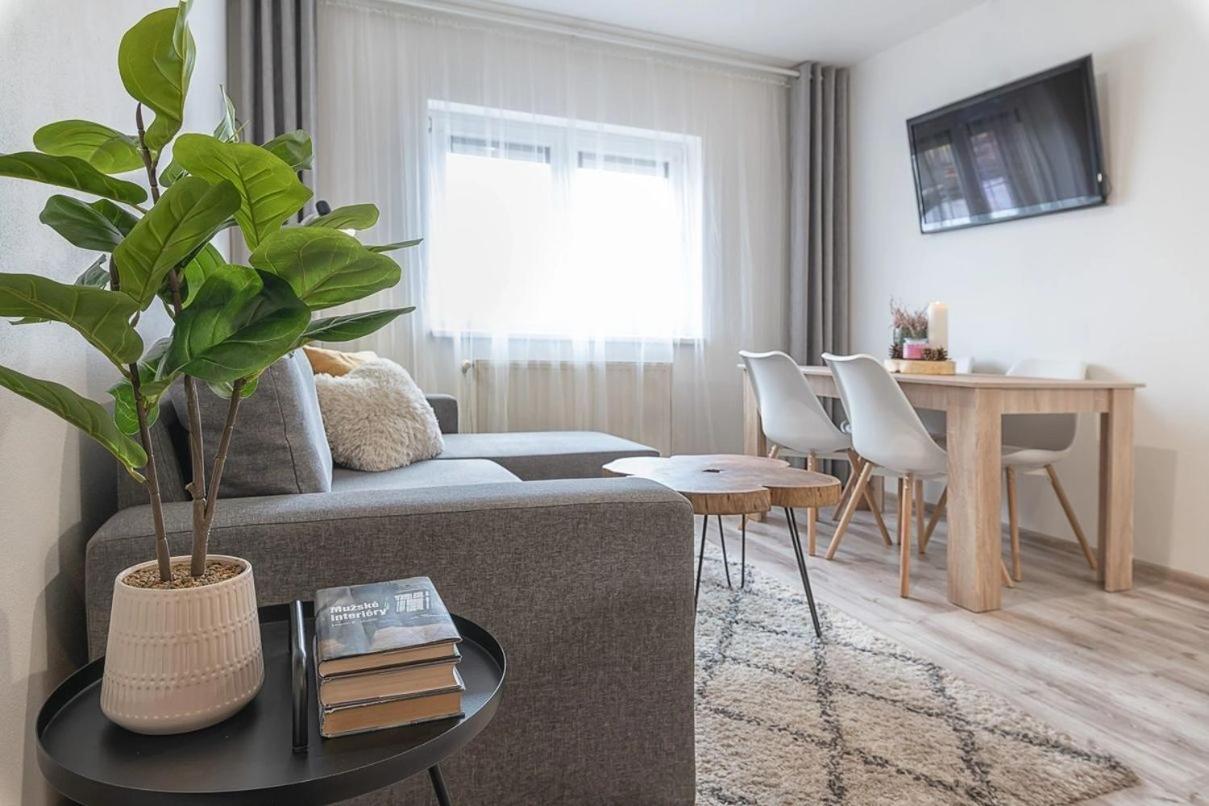 Apartmány MINATA Lipótszentmiklós Kültér fotó